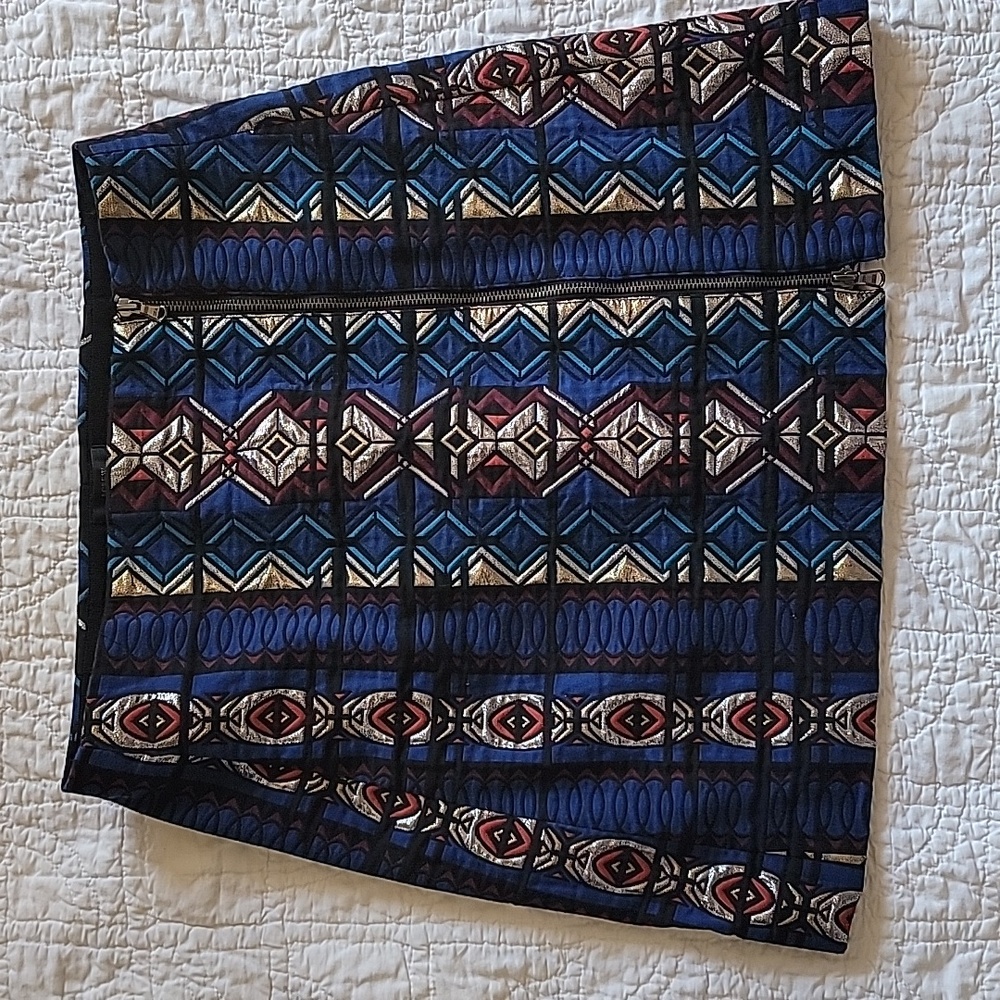 Womens J Crew skirt, size 12, fully lined, front zip, Cool Aztec print, sheen